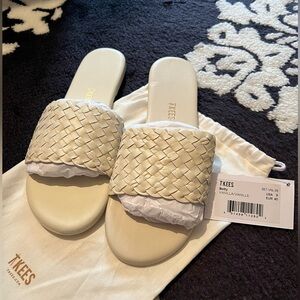 NWT TKEES Betty Vanilla Woven Slide Sandals, size 9